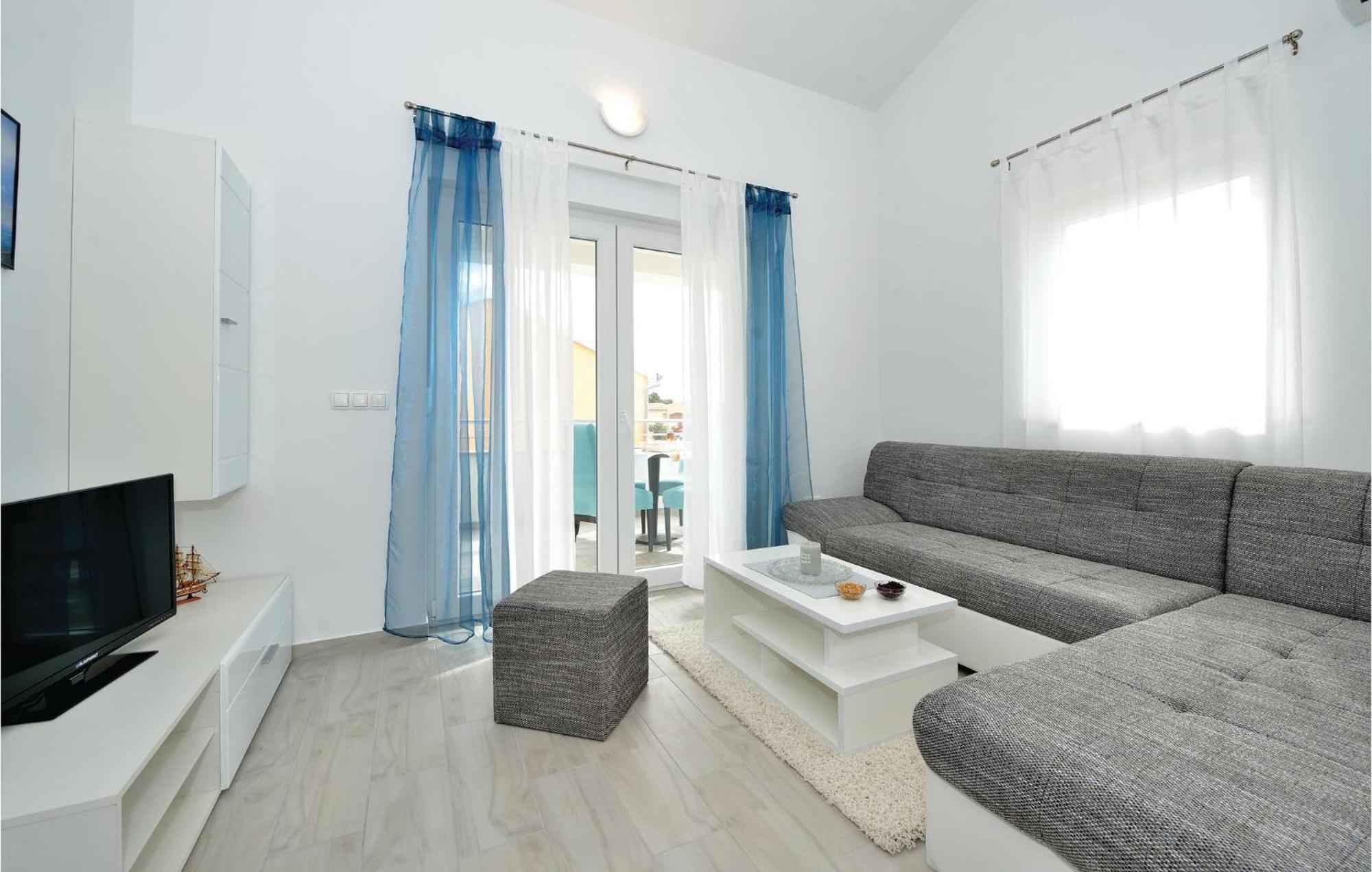 Nice Apartment In Vrsi-Mulo With Wifi Bagian luar foto
