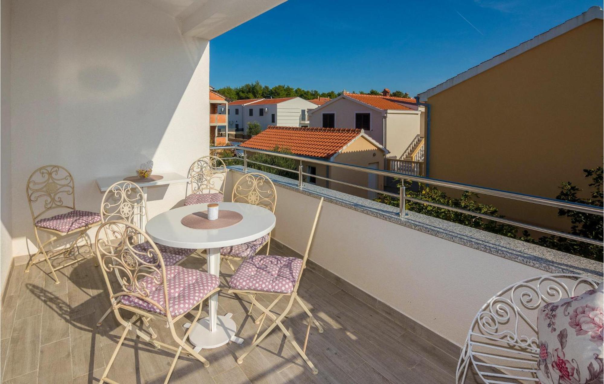 Nice Apartment In Vrsi-Mulo With Wifi Bagian luar foto