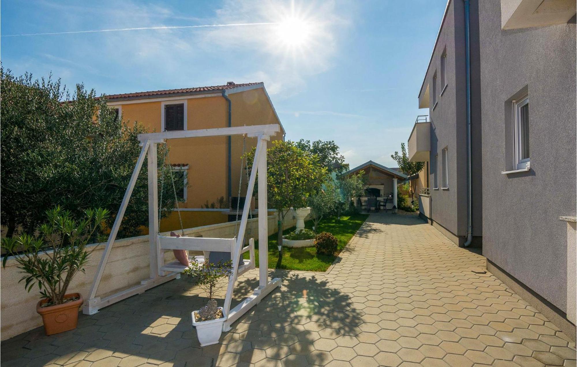 Nice Apartment In Vrsi-Mulo With Wifi Bagian luar foto